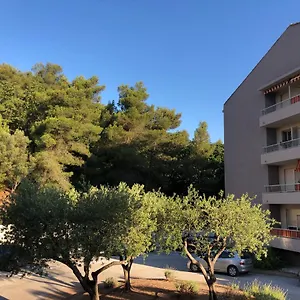 Grand à Entre Et Hyères